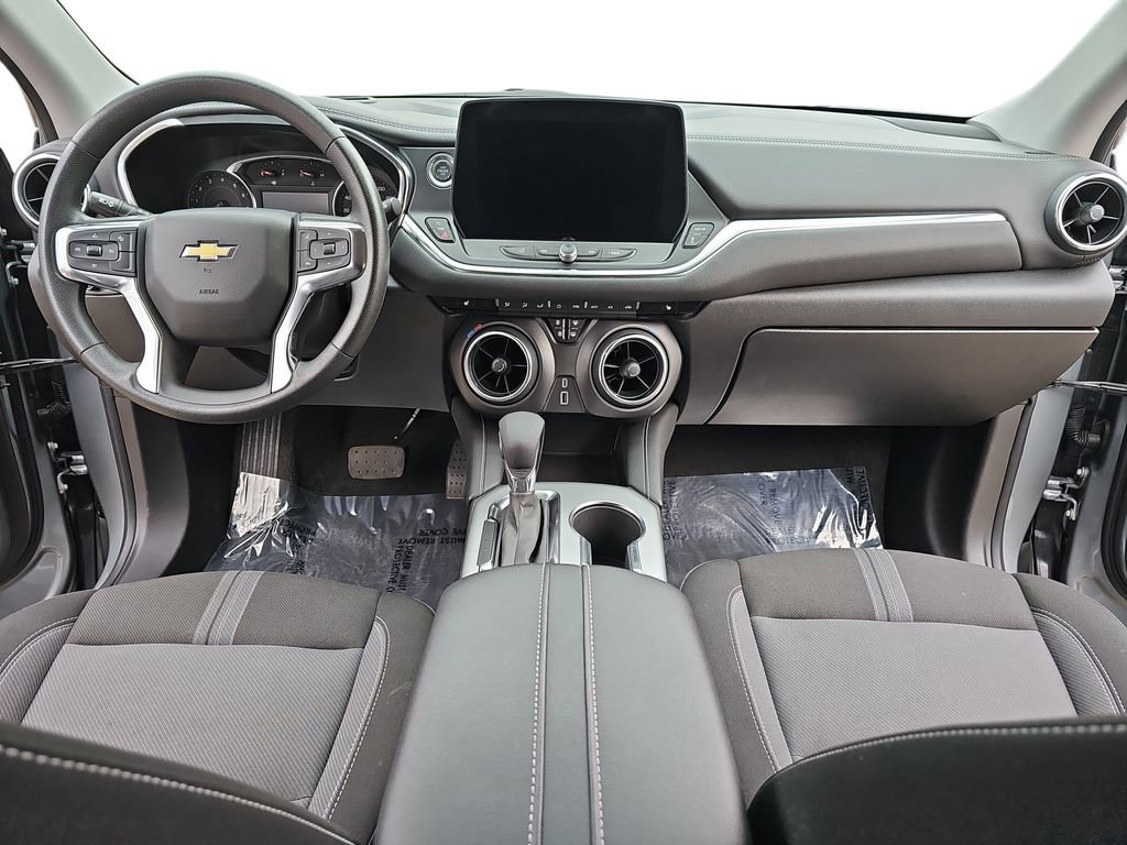 Used 2025 Chevrolet Blazer LT image 9