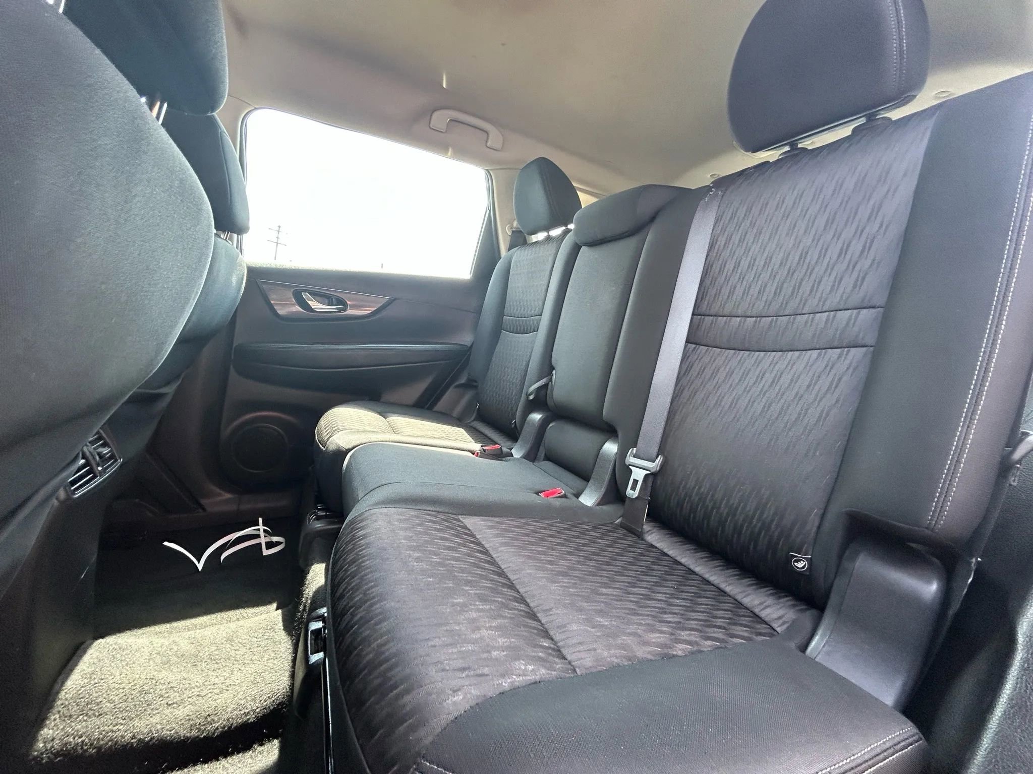 Used 2018 Nissan Rogue S image 15