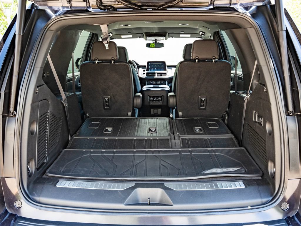 Used 2022 Chevrolet Tahoe RST w/ Luxury Package AWD/4WD image 20