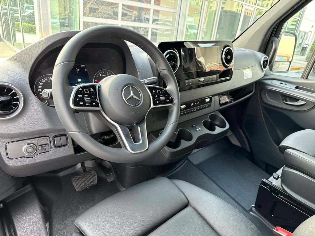 New 2024 Mercedes-Benz Sprinter 2500 image 18