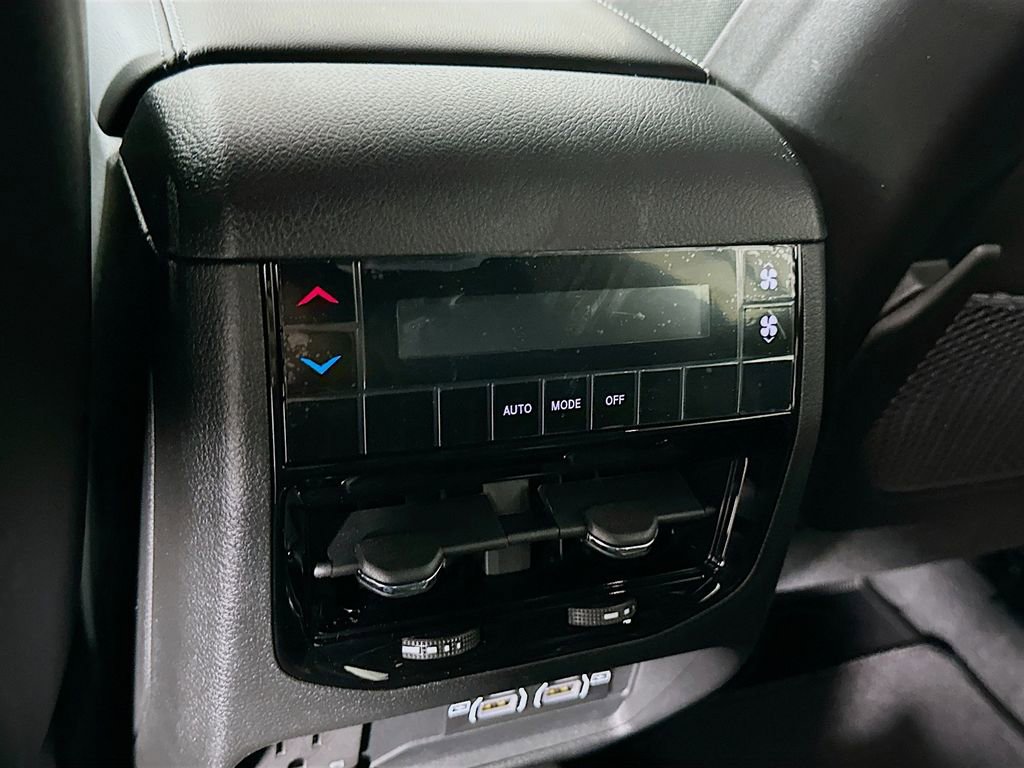 New 2026 Jeep Grand Cherokee L Laredo AWD/4WD image 32