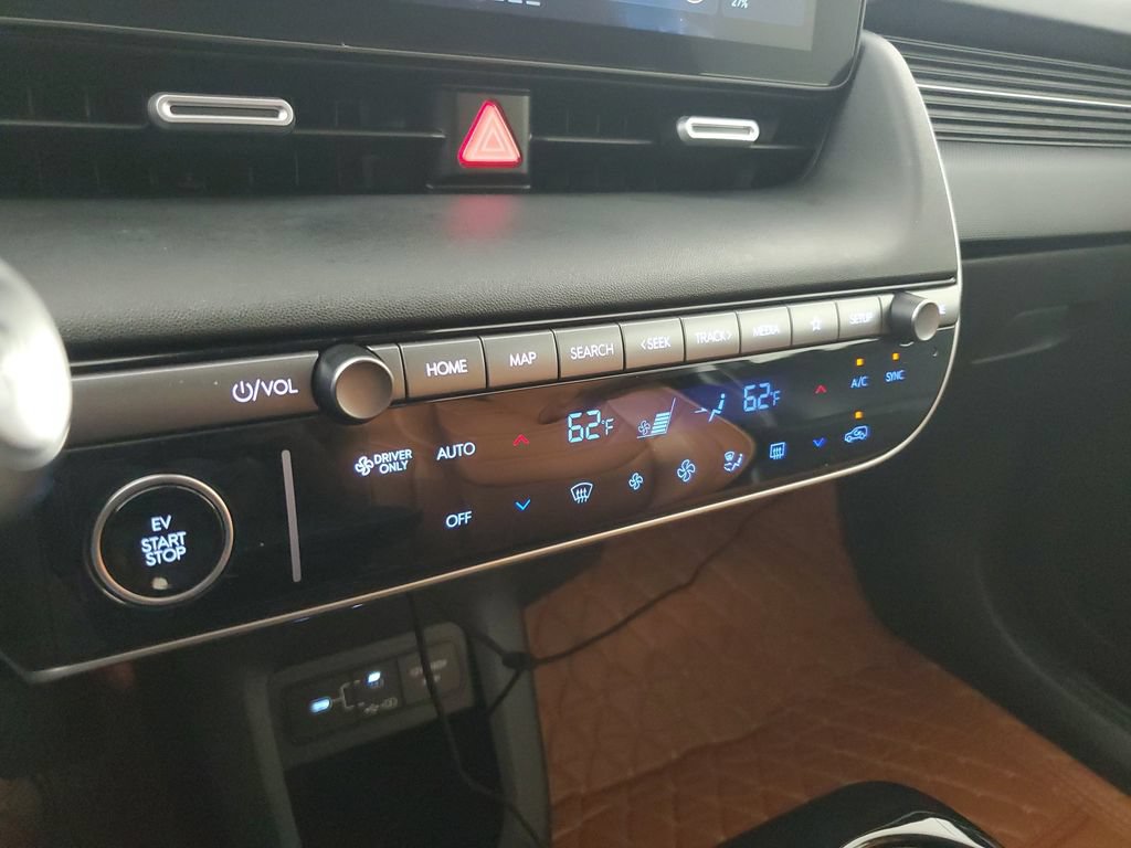 Used 2025 Hyundai Ioniq 5 SE RWD image 28