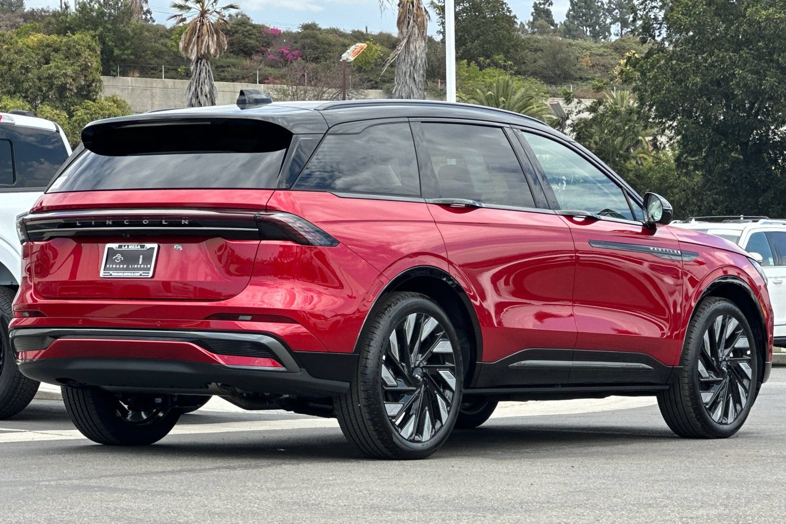 New 2026 Lincoln Nautilus Reserve w/ Jet Appearance Package AWD/4WD image 3