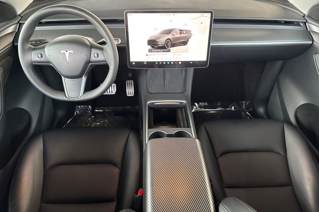 Used 2025 Tesla Model Y Performance image 12