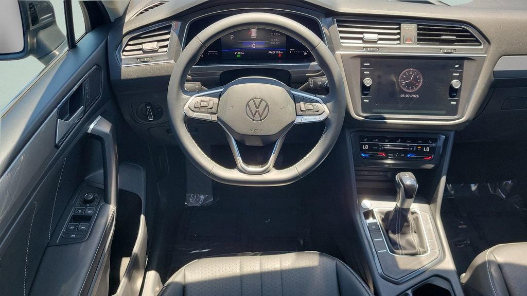 Used 2023 Volkswagen Tiguan SE FWD image 12