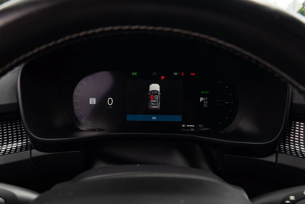 Used 2021 Volvo XC40 P8 Recharge w/ Advanced Package AWD/4WD image 12