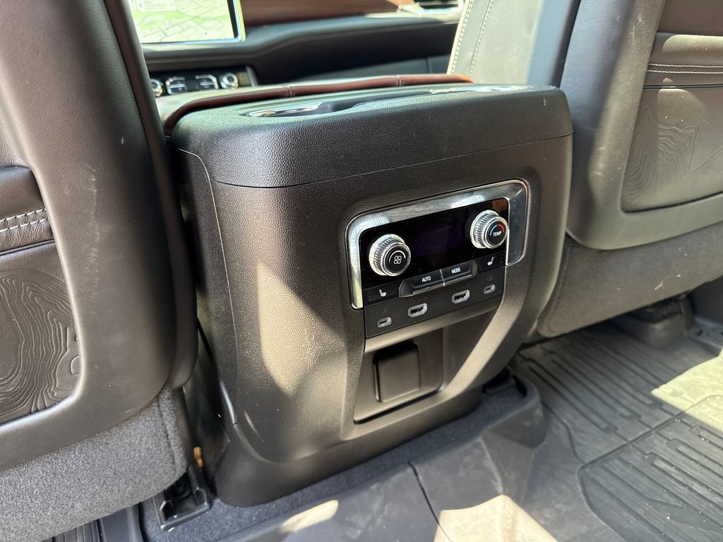 Used 2024 GMC Yukon Denali Ultimate AWD/4WD image 24