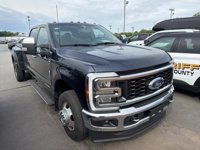 Used 2024 Ford F350 Lariat w/ Lariat Ultimate Package AWD/4WD image 2