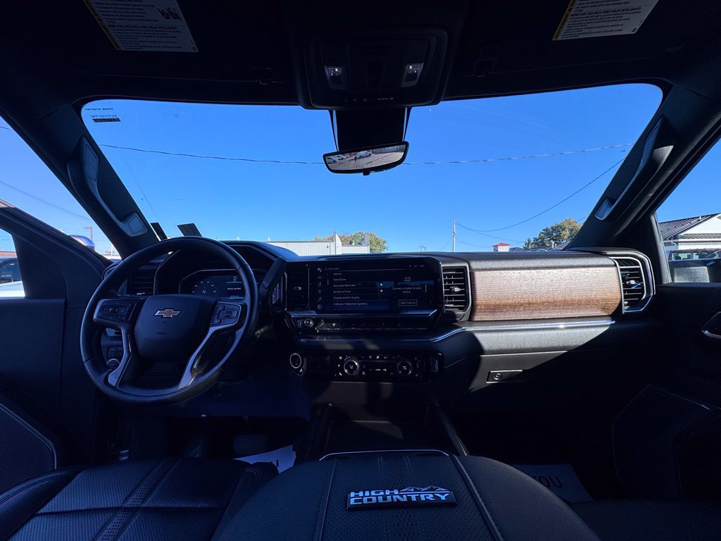 Used 2024 Chevrolet Silverado 2500 High Country w/ Technology Package AWD/4WD image 19