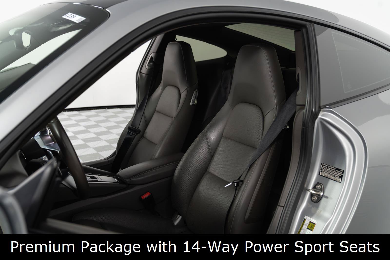 Used 2017 Porsche 911 Carrera RWD image 4