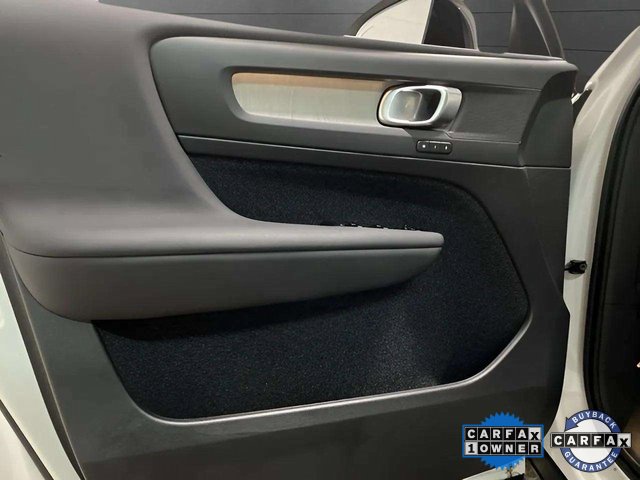 Used 2025 Volvo XC40 B5 Plus image 15