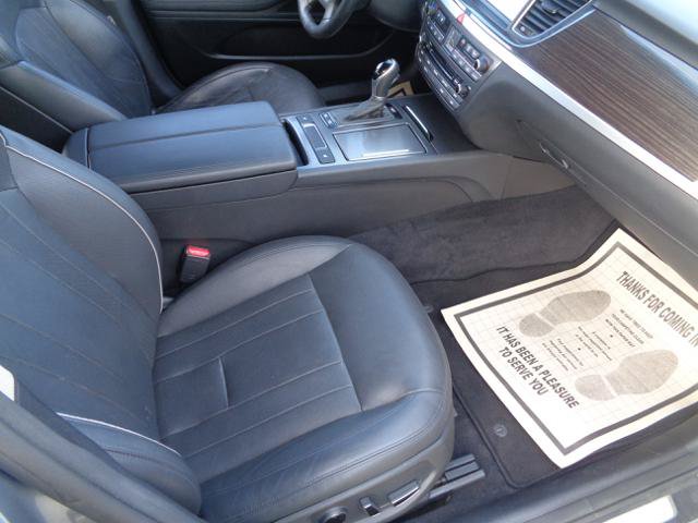 Used 2017 Genesis G80 3.8 RWD image 21