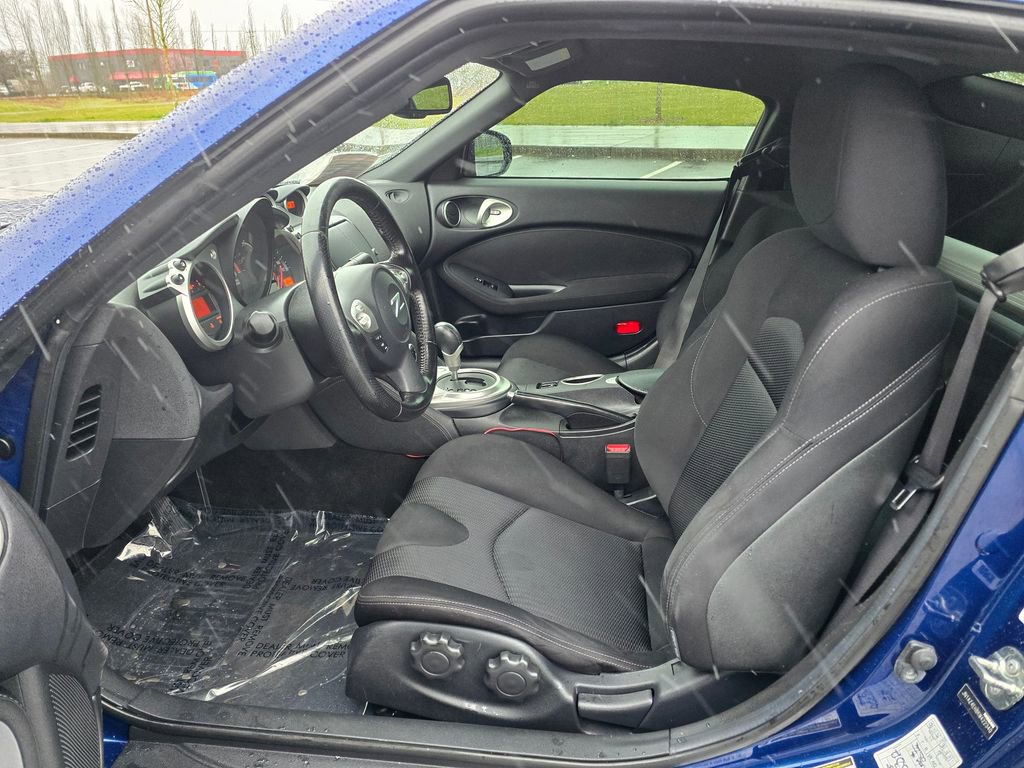 Used 2019 Nissan 370Z Coupe RWD image 12