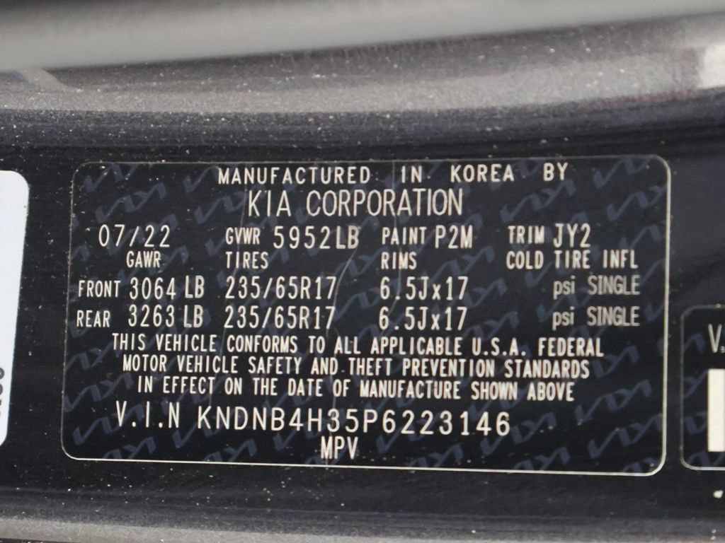 Used 2023 Kia Carnival LX FWD image 48