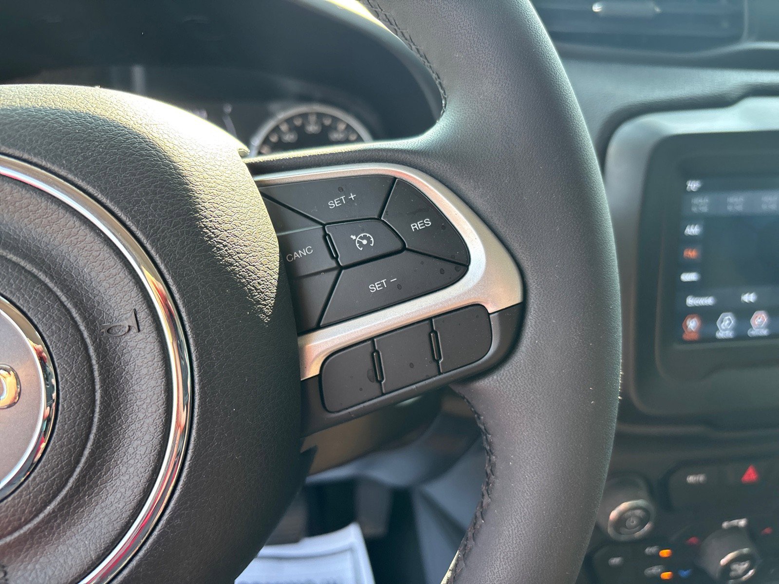 Used 2019 Jeep Renegade Latitude image 20