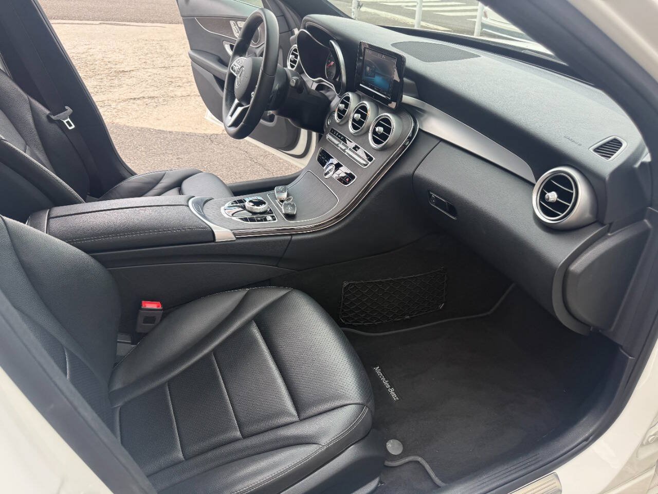Used 2019 Mercedes-Benz C 300 4MATIC Sedan image 13