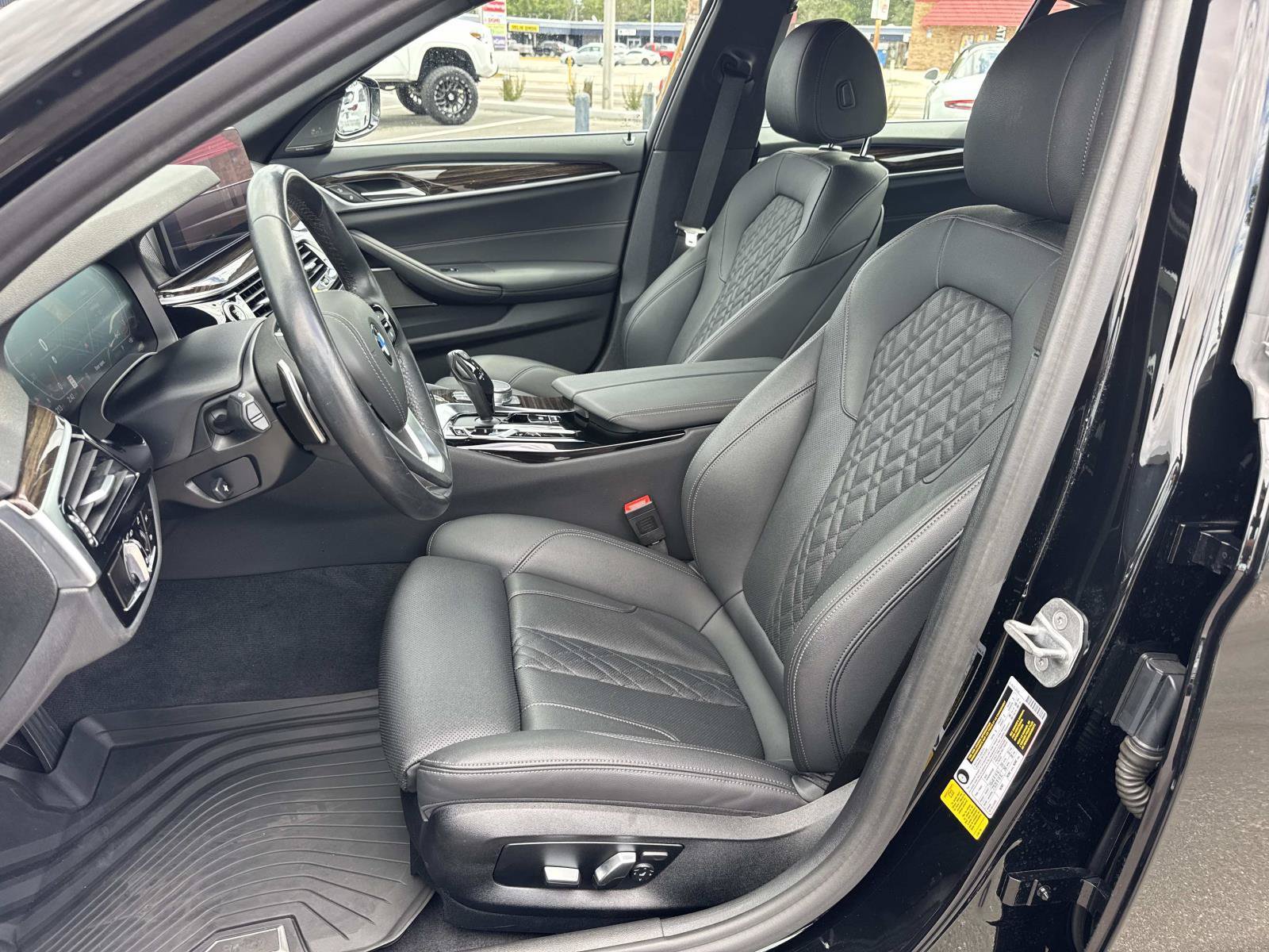 Used 2021 BMW 530i w/ Premium Package RWD image 20