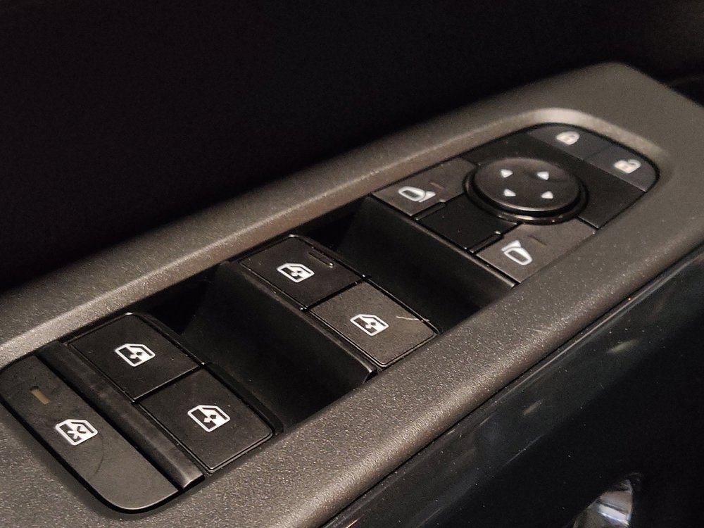 Used 2023 Nissan Pathfinder S image 27