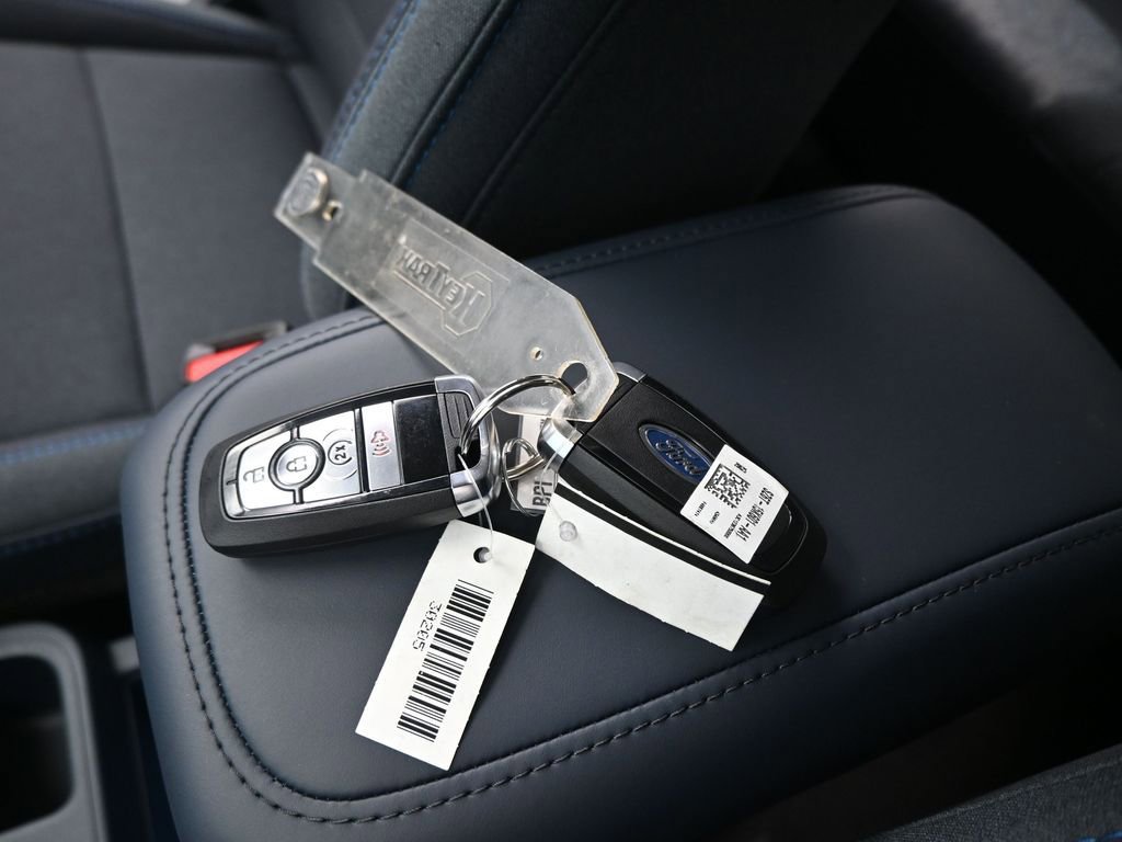 New 2025 Ford Maverick XLT w/ XLT Luxury Package image 17