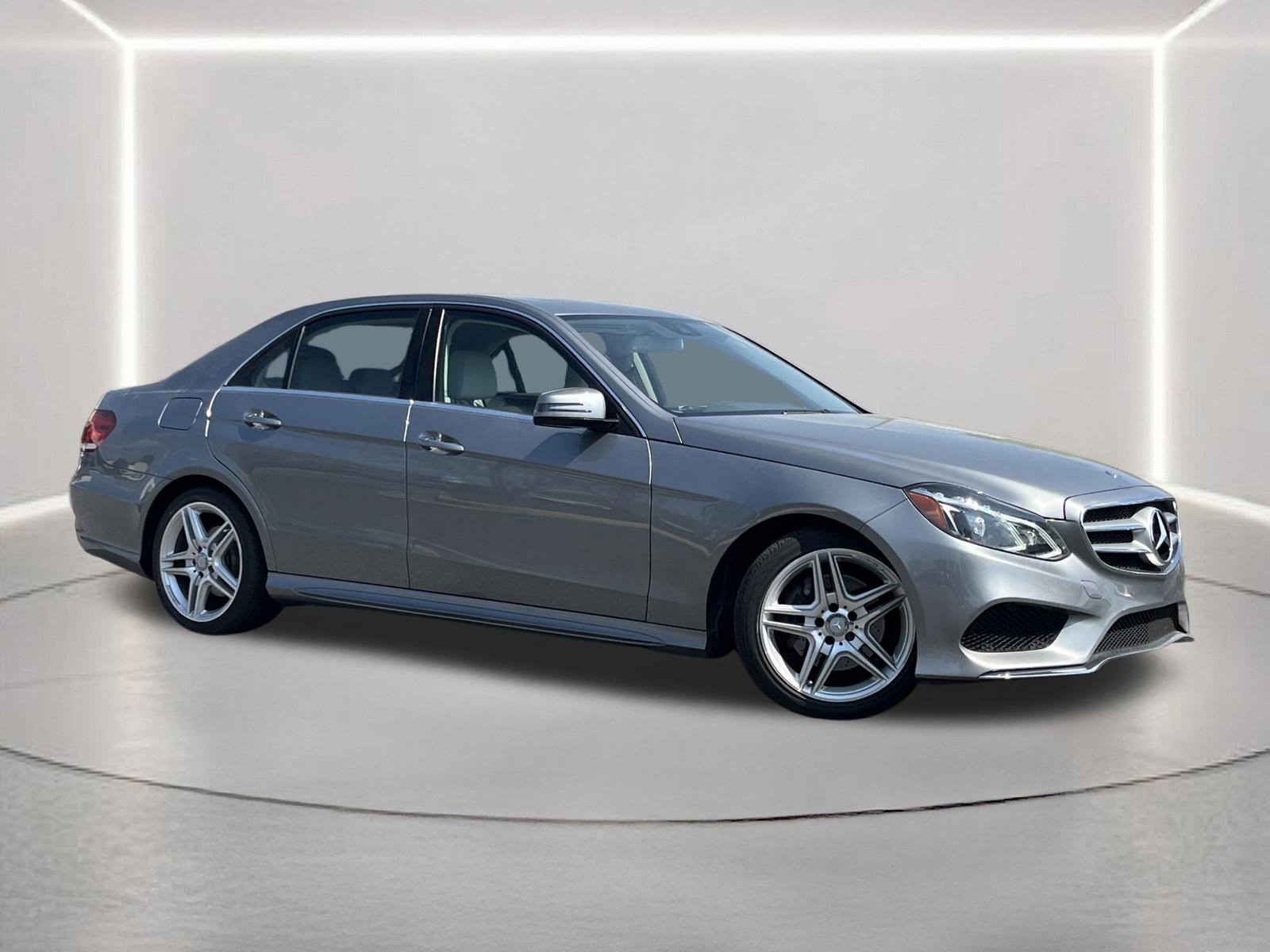 Used 2014 Mercedes-Benz E 350 Sedan image 2