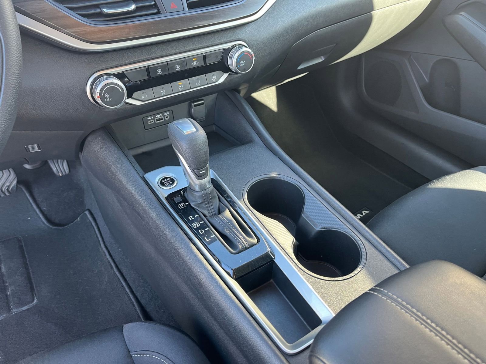 Used 2025 Nissan Altima 2.5 SV image 40