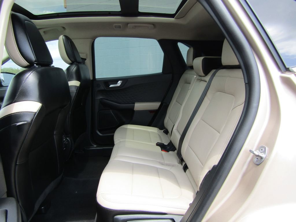 Used 2020 Ford Escape Titanium w/ Titanium Premium Package 2.0 AWD/4WD image 19