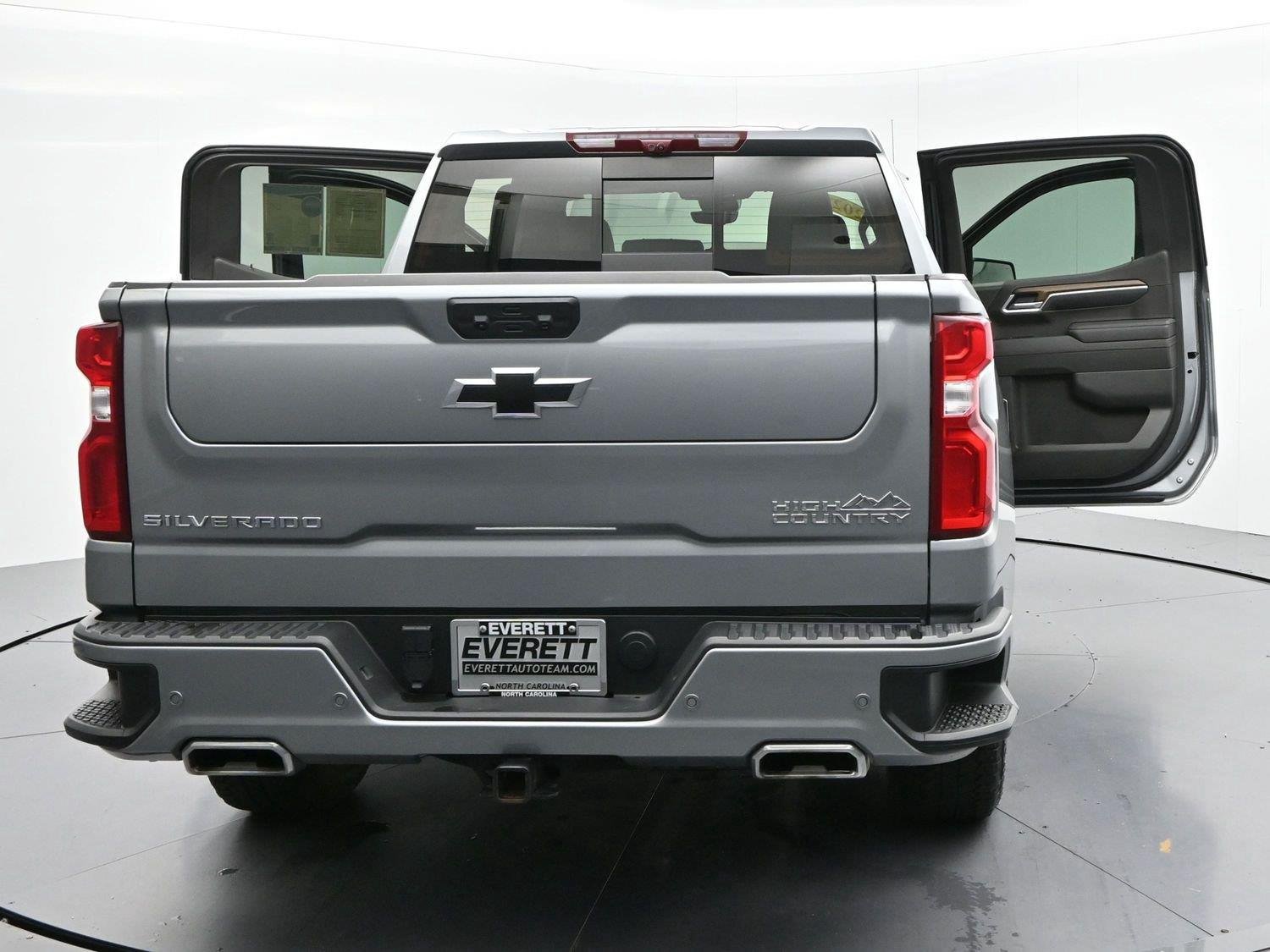 Used 2025 Chevrolet Silverado 1500 High Country w/ Technology Package AWD/4WD image 43