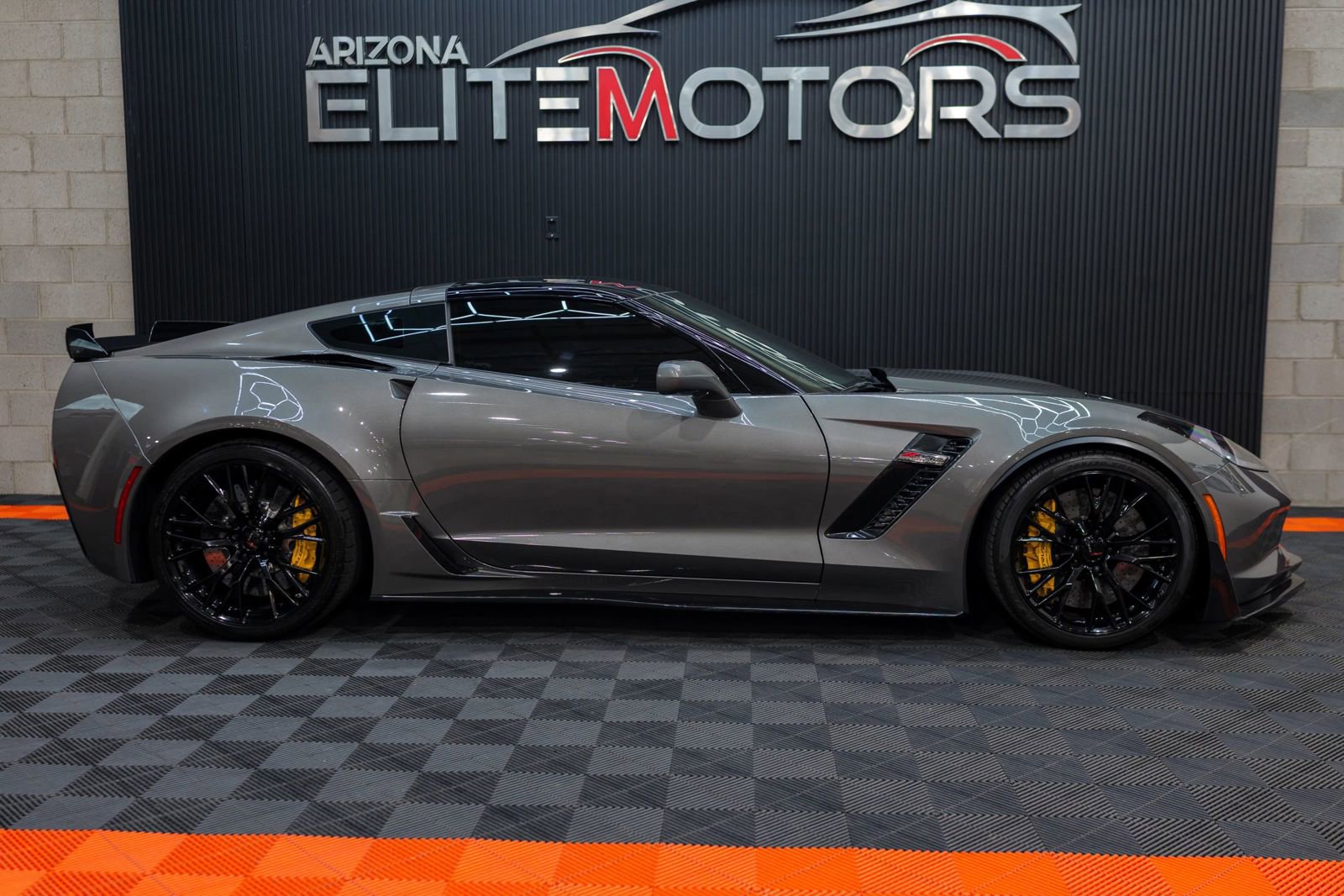 Used 2015 Chevrolet Corvette Z06 w/ Z07 Performance Package RWD image 16