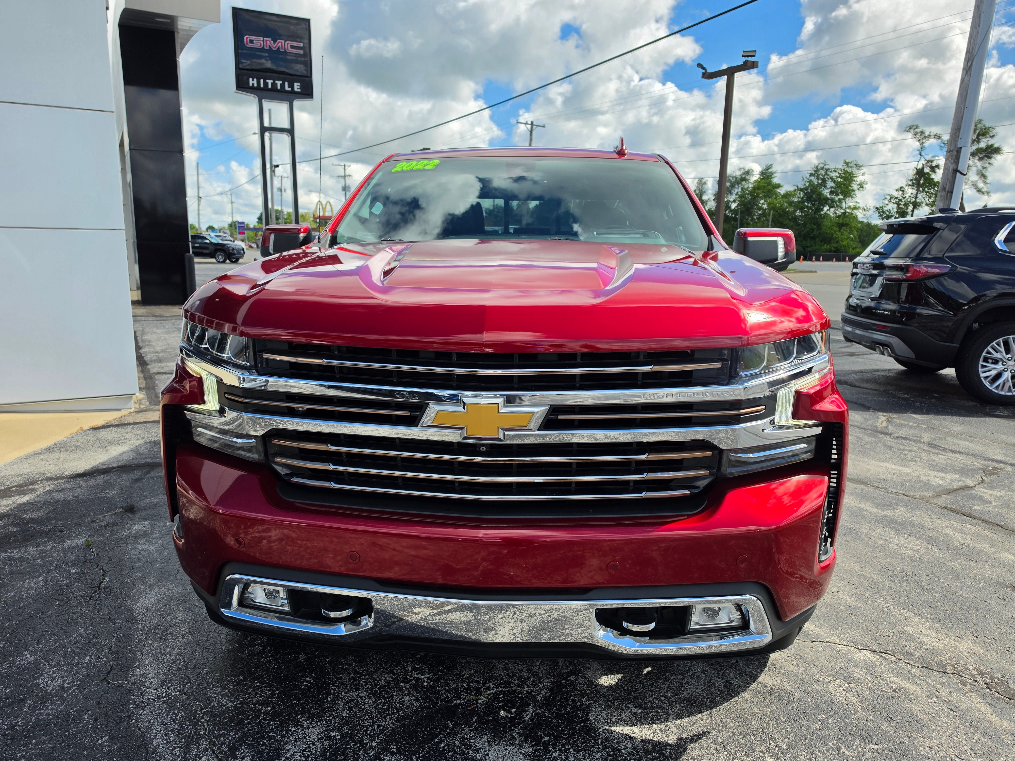 Used 2022 Chevrolet Silverado 1500 High Country w/ Technology Package AWD/4WD image 2