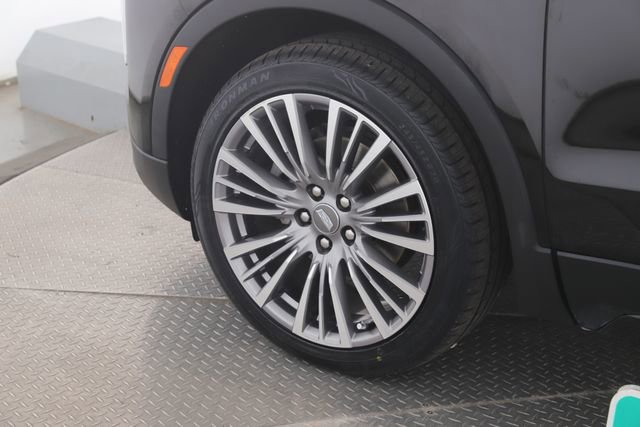 Used 2024 Cadillac XT4 Premium Luxury w/ Technology Package image 13