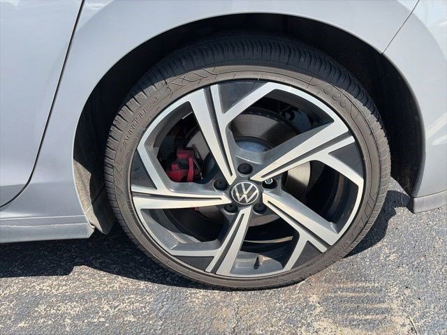 Used 2024 Volkswagen GTI SE w/ SE Leather Seats Package FWD image 9