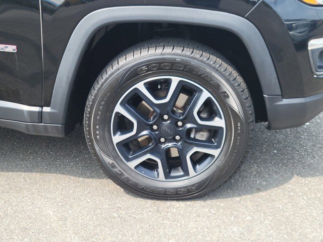 Used 2019 Jeep Compass Trailhawk image 2