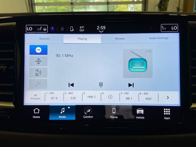 Certified 2024 Chrysler Pacifica Touring-L image 23
