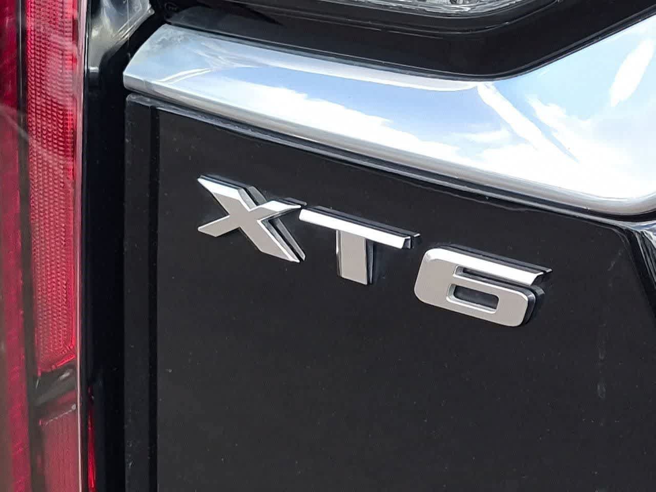 Used 2024 Cadillac XT6 Sport w/ Technology Package AWD/4WD image 12