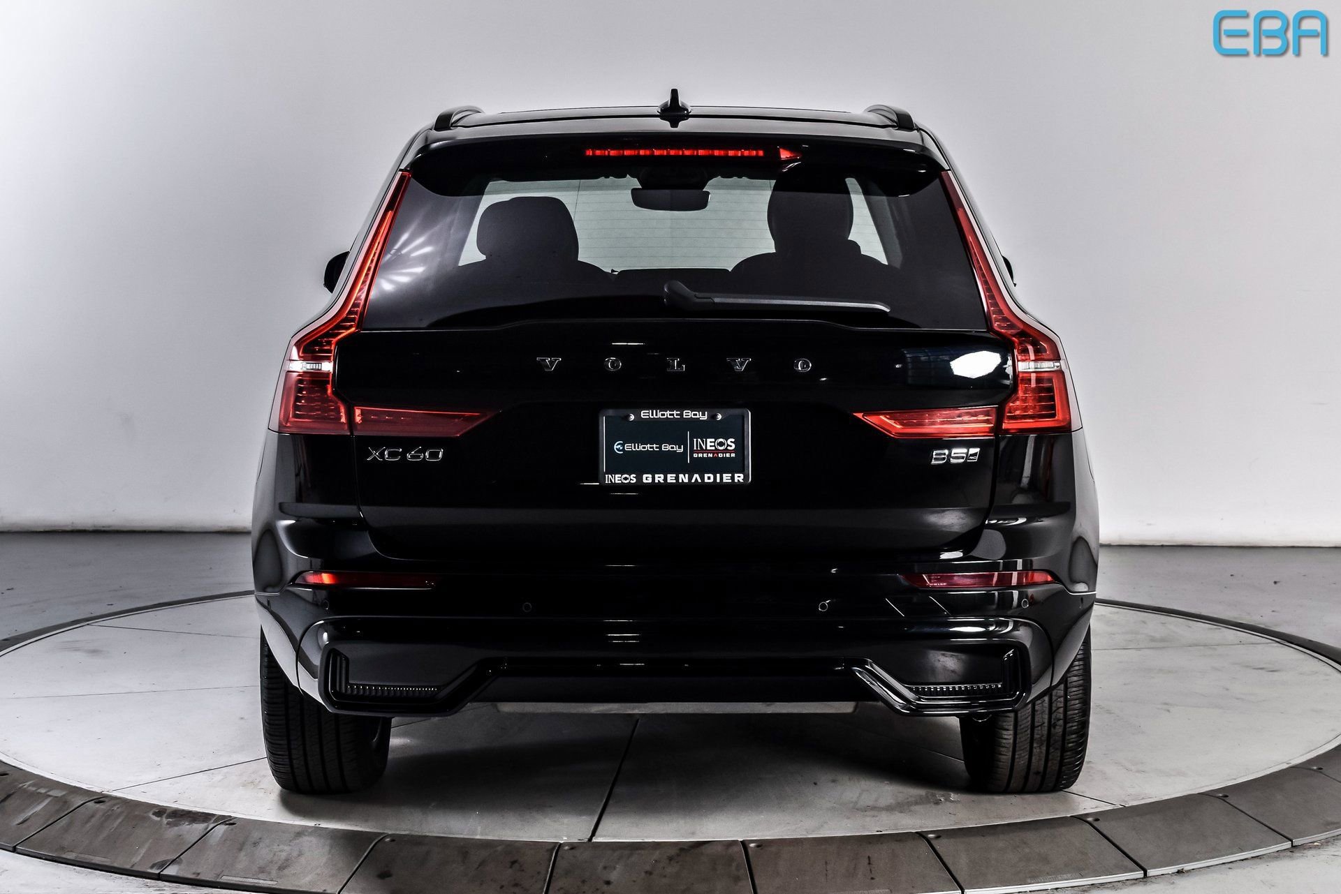 Used 2025 Volvo XC60 B5 Plus AWD/4WD image 5