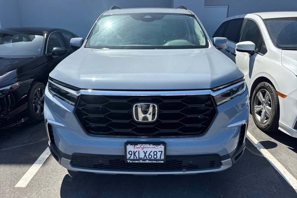 Used 2024 Honda Pilot Touring image 3