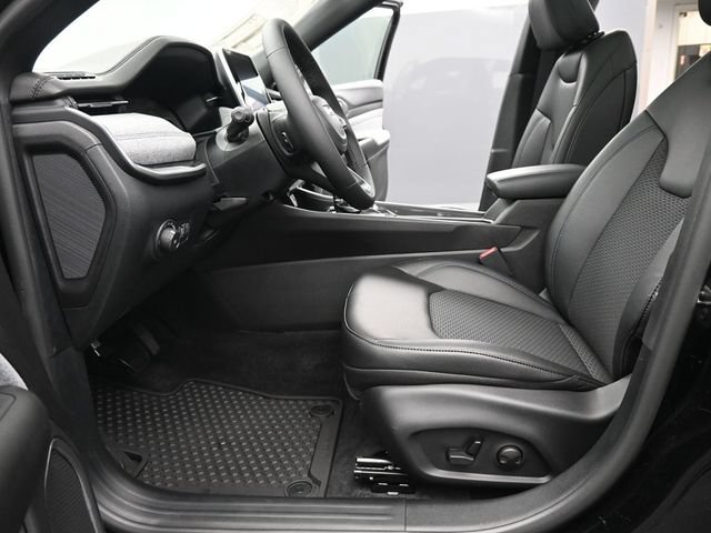 New 2025 Jeep Compass Latitude w/ Sun & Sound Group AWD/4WD image 10