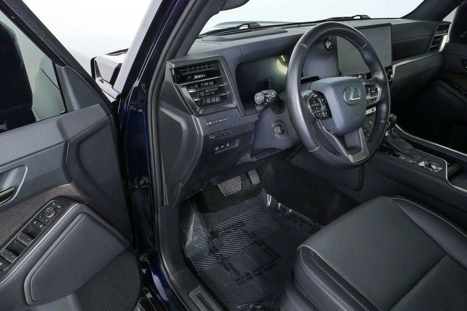 Used 2024 Lexus GX 550 w/ Accessory Package (Z1) AWD/4WD image 7