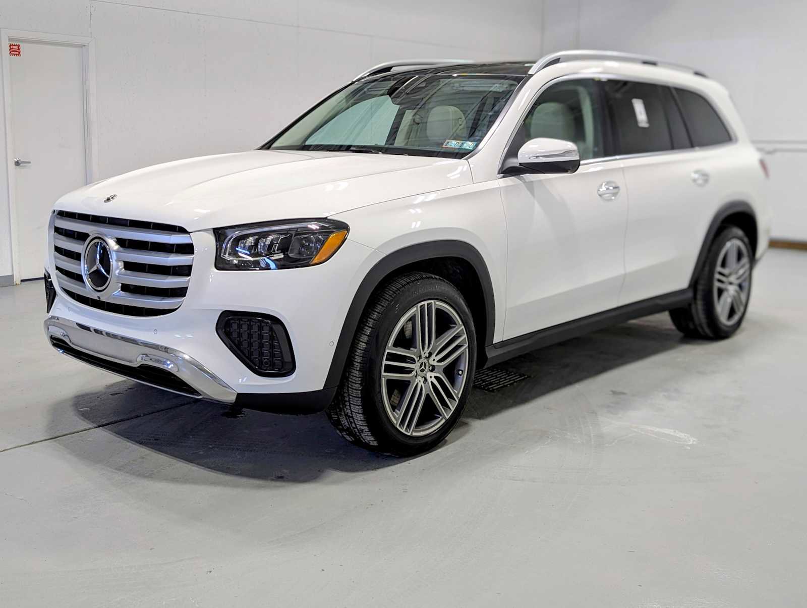 Certified 2026 Mercedes-Benz GLS 450 4MATIC image 1