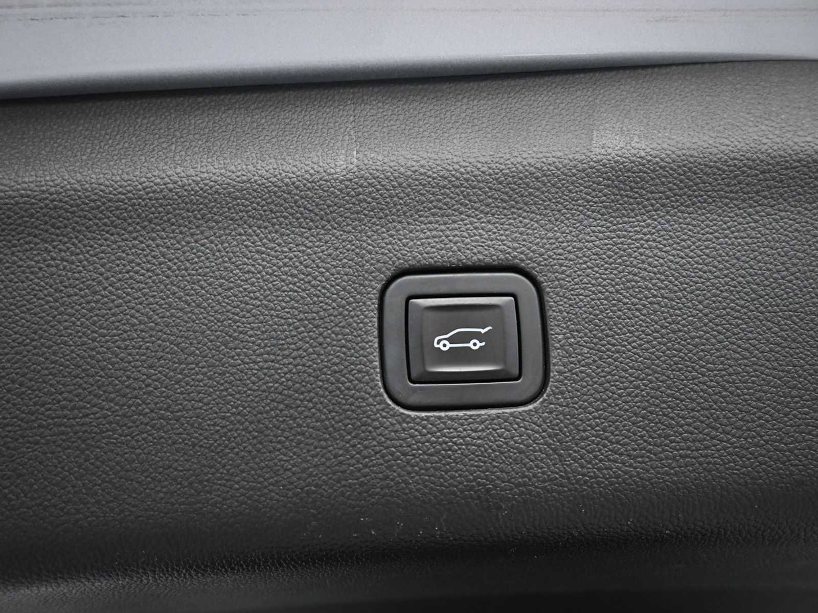 Used 2019 Buick Enclave Essence w/ Trailering Package, 5000 lbs. AWD/4WD image 32