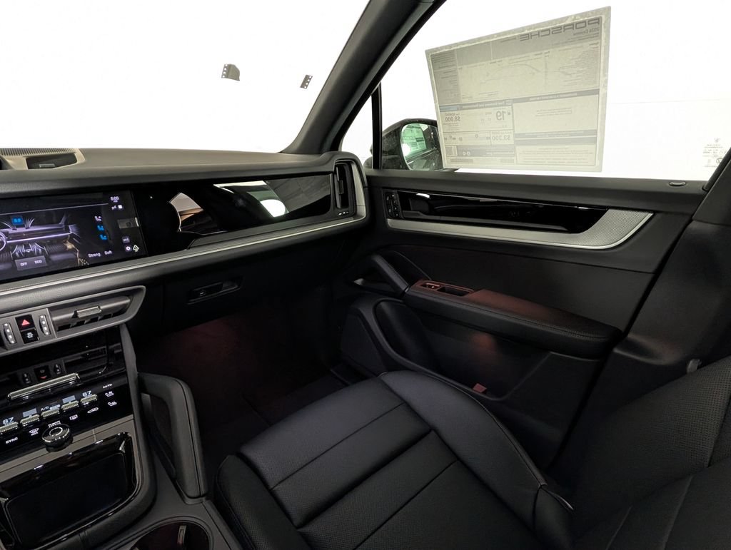 New 2026 Porsche Cayenne AWD/4WD image 23