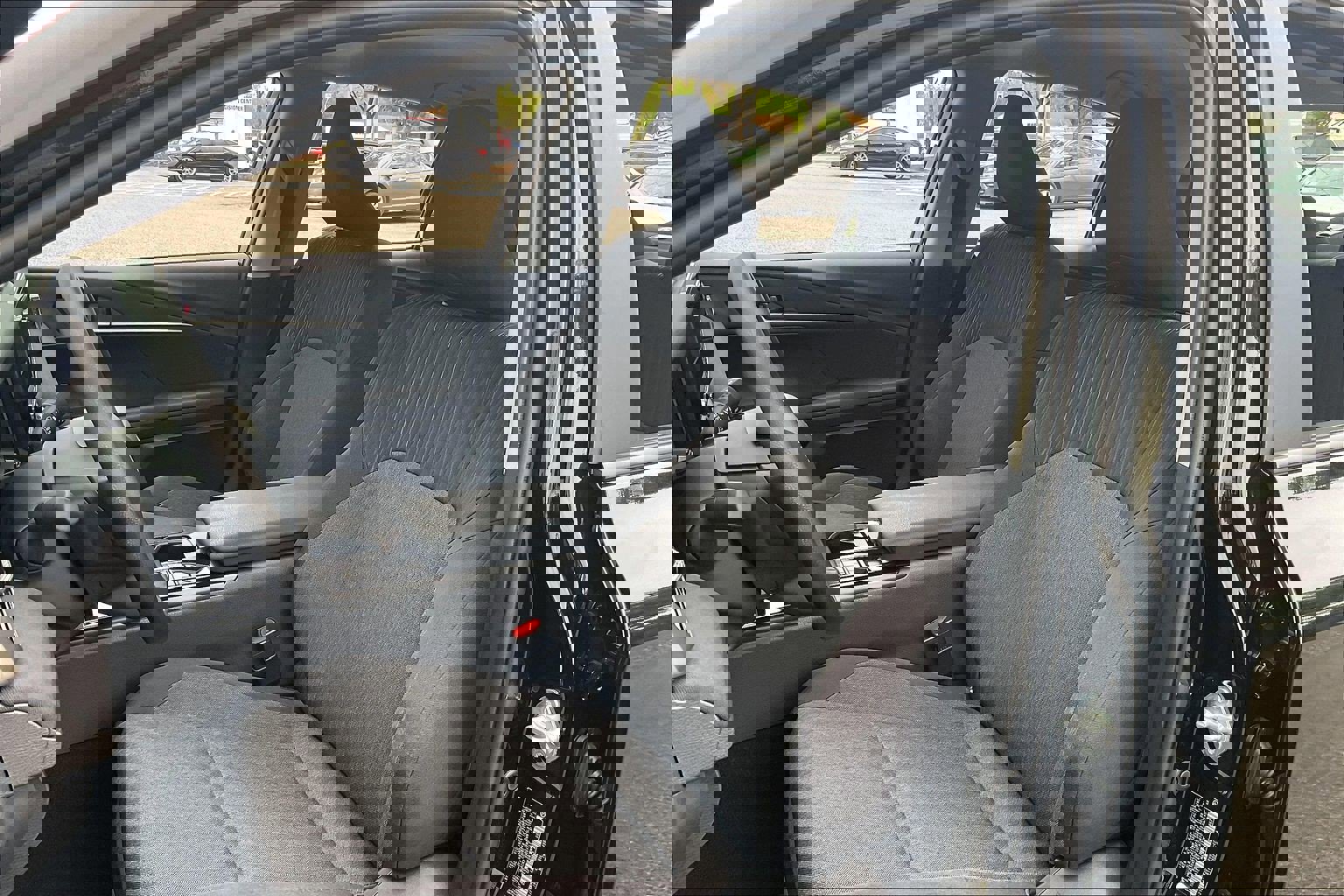 Used 2025 Toyota Camry LE w/ Convenience Package image 29