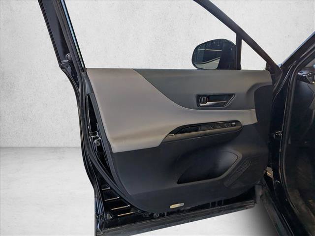 Used 2021 Toyota Venza LE w/ Carpet Mat Package (TMS) AWD/4WD image 6