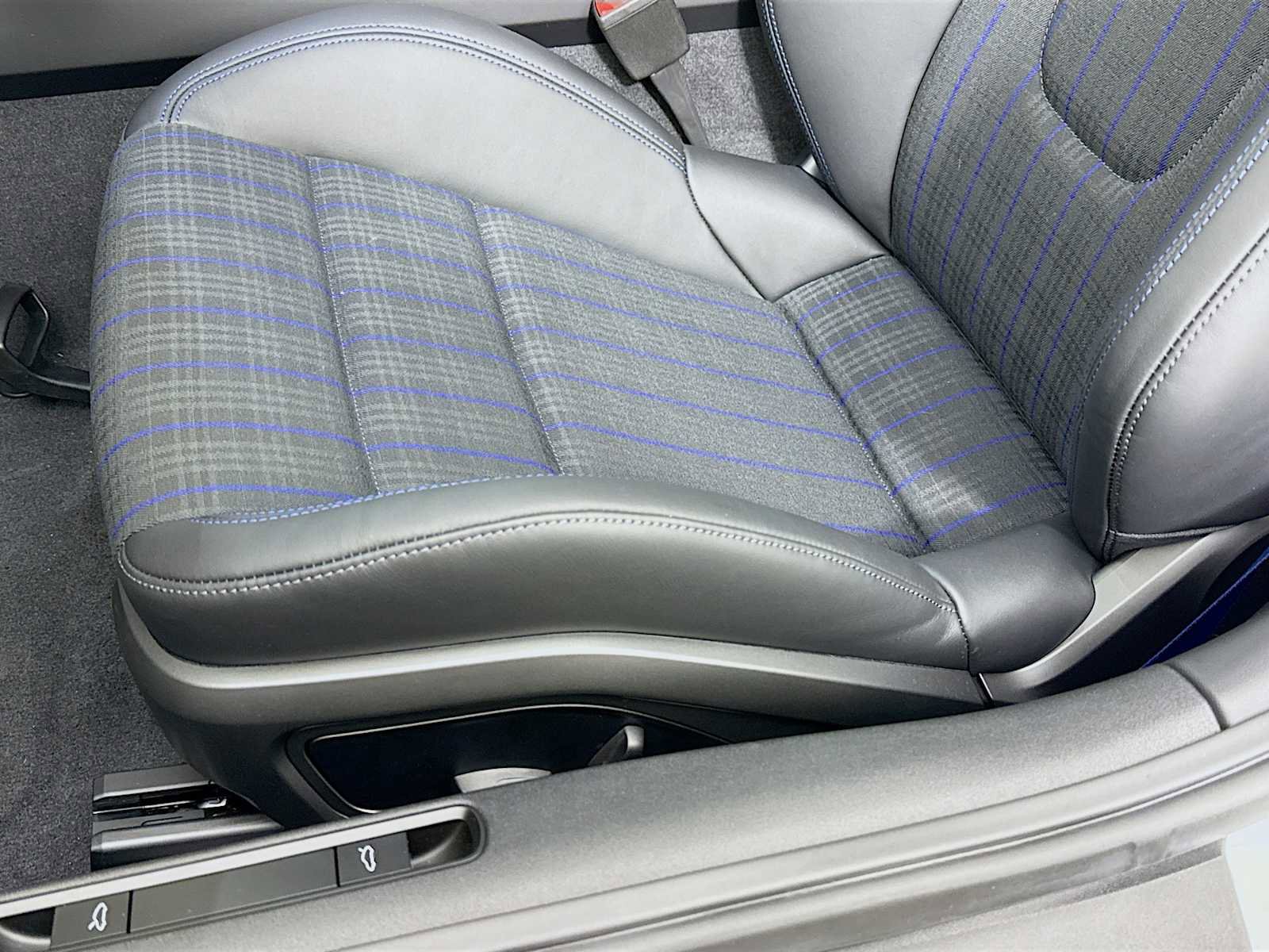 New 2026 Porsche 911 Carrera T image 13