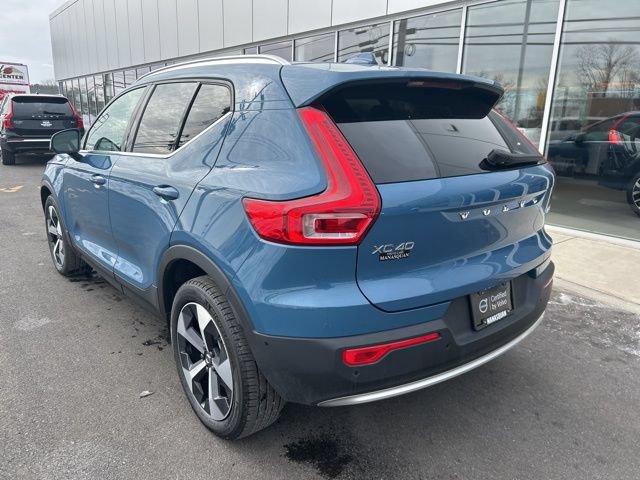 Certified 2025 Volvo XC40 B5 Plus AWD/4WD image 3