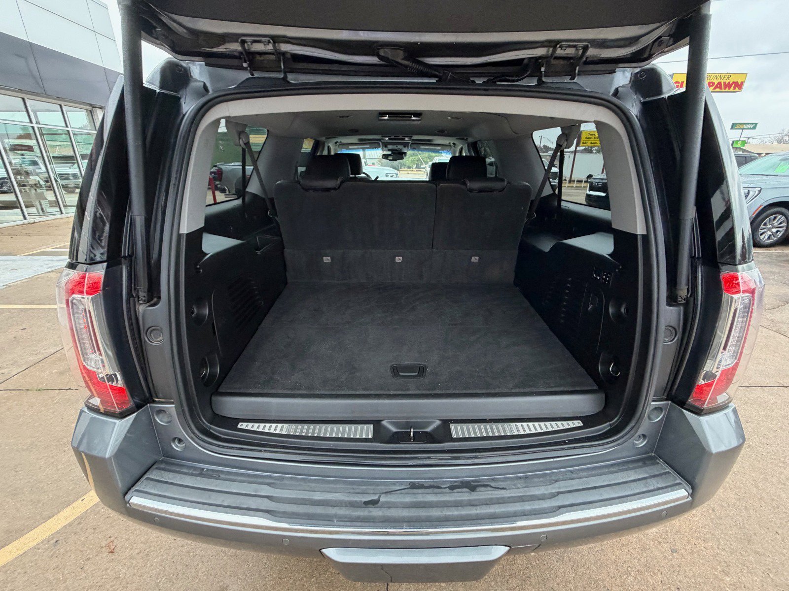 Used 2019 GMC Yukon XL Denali w/ Open Road Package image 25