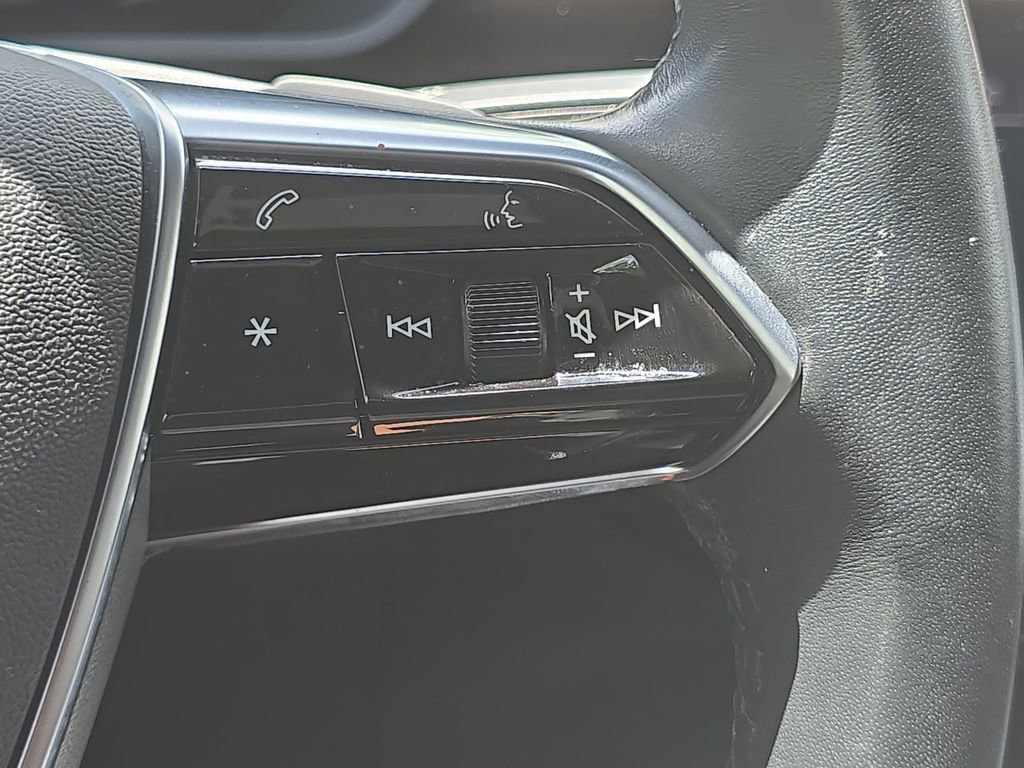 Used 2023 Audi e-tron Prestige w/ Prestige Package image 16