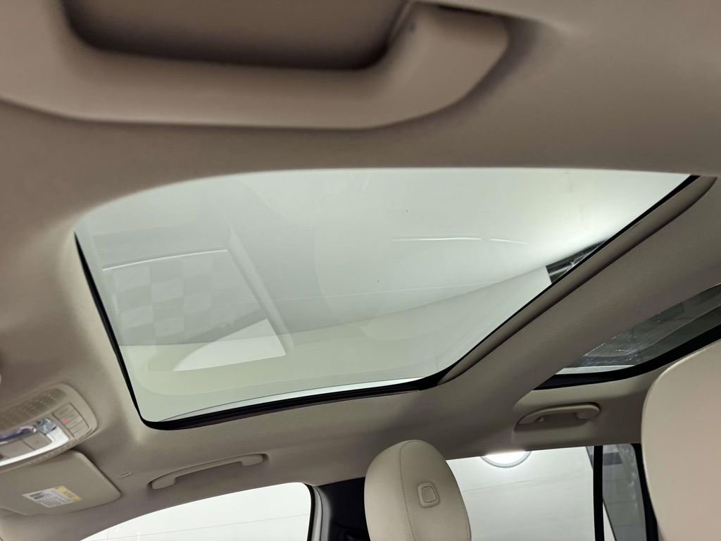 Used 2021 Mercedes-Benz GLB 250 4MATIC image 31