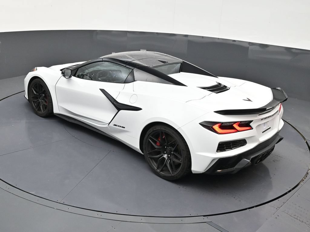 Used 2026 Chevrolet Corvette Z06 RWD image 14