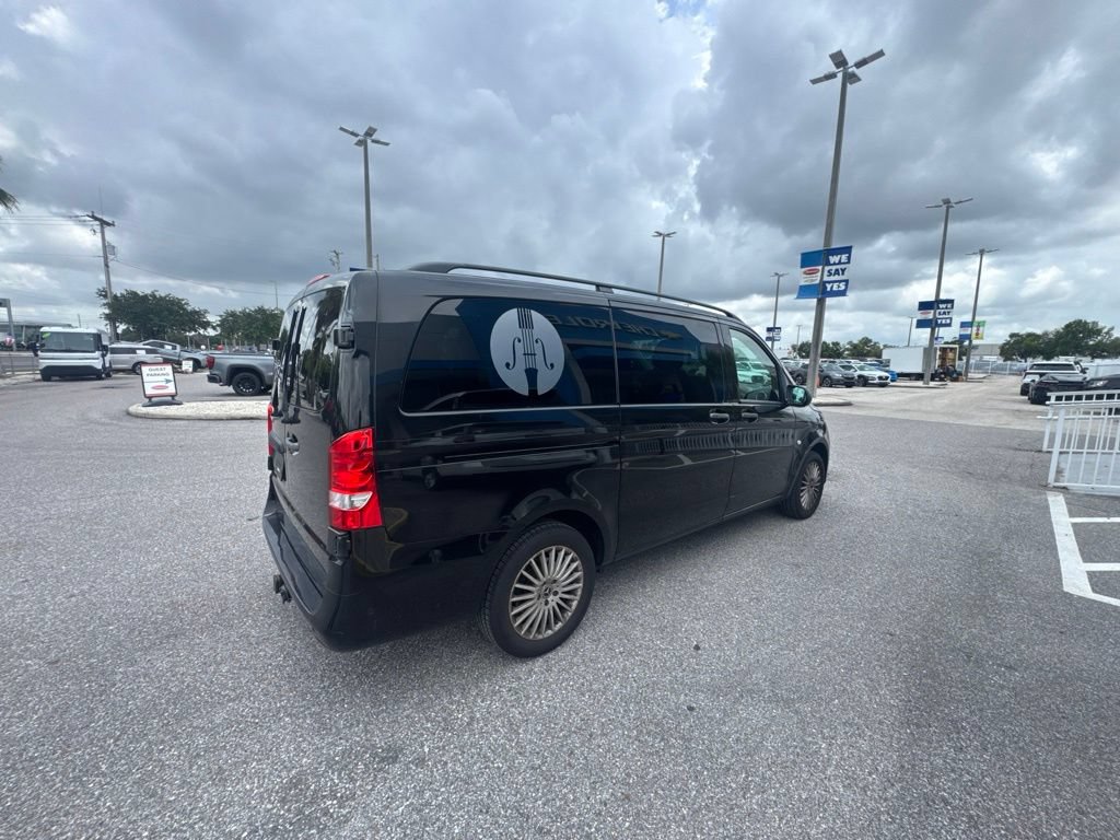 Used 2018 Mercedes-Benz Metris Passenger image 4